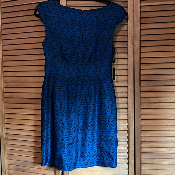 Banana republic size 4p silk modern swirl dress - Picture 6 of 7